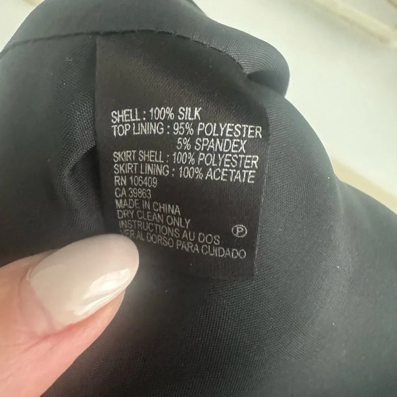 Tahari size 6 belted dress - Picture 9 of 9